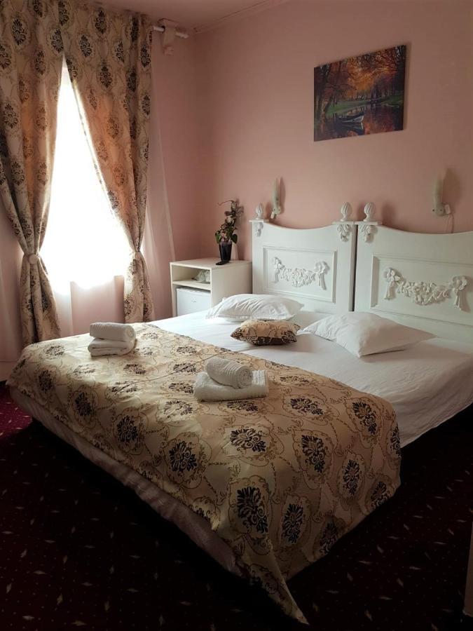 Hotel Darosy Arad Exterior foto